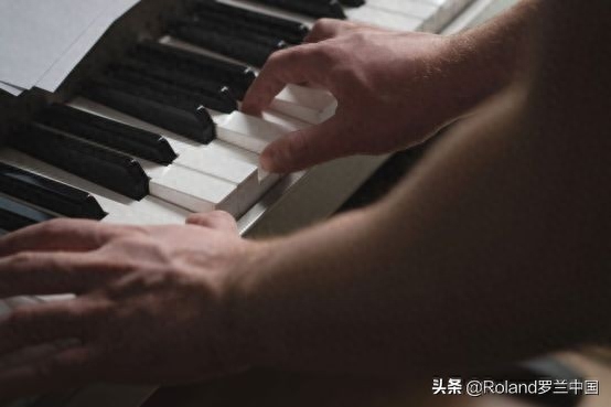Roland 成年人钢琴学习漫谈 | 听中年人聊聊学钢琴的感受