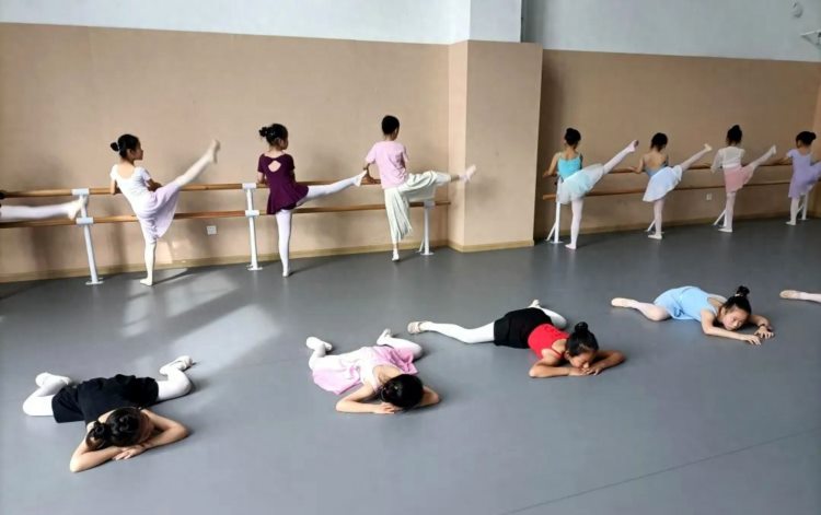 上戏·星秀雀舞社团舞蹈节目入围苏州市中小学艺术节展演活动