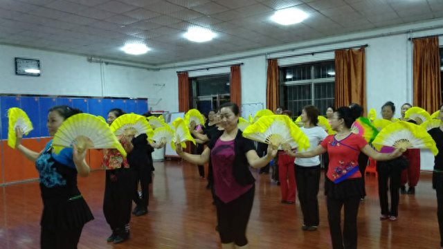 津南区举办文化惠民季舞蹈培训