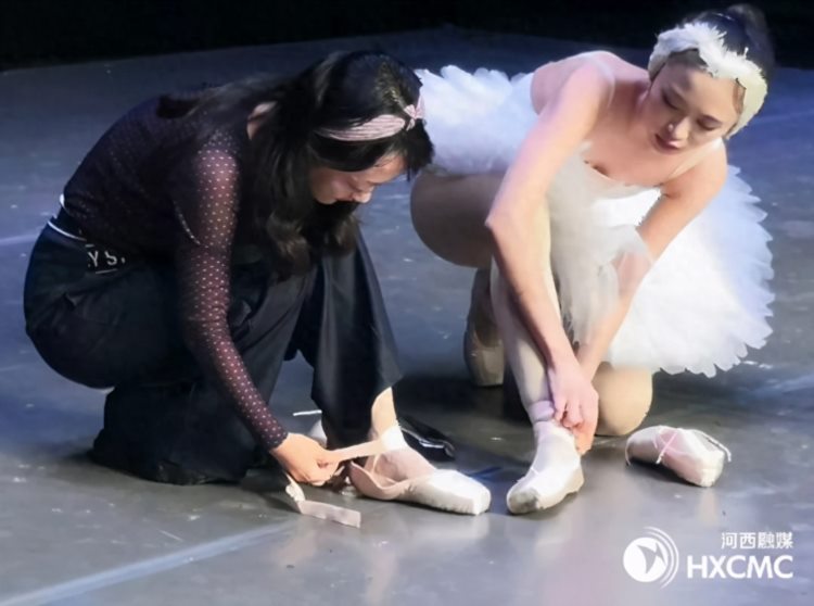 天津芭蕾舞团推出芭蕾公益课