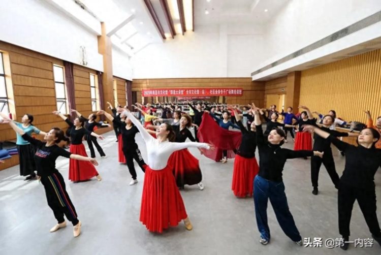 2021年南昌全市文化馆（站）、社区业务专干广场舞培训班圆满结束