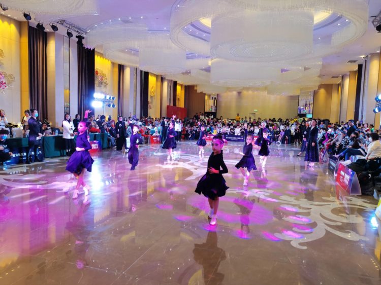 2022贝恩杯中国•长春首届国际标准舞体育舞蹈公开赛开赛