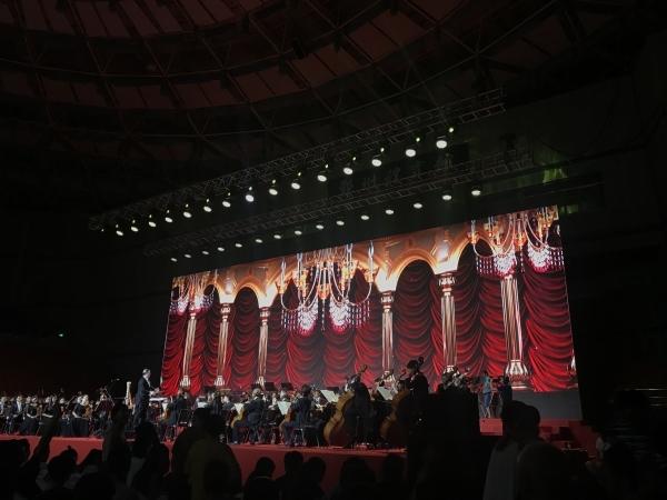 音乐的魅力！宁波4000人同上一堂音乐课