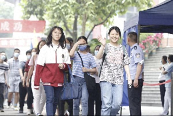 重庆教育考试院拍了拍你2021年高考招生录取6大骗局需注意