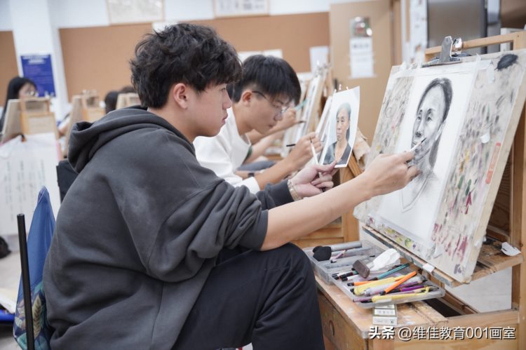 武汉画室排名前十｜高二零基础学美术来得及吗？