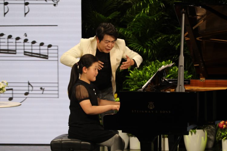 传授指尖上的艺术郎朗钢琴大师课通州台湖开讲