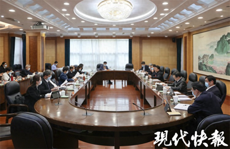 加强职业教育双师型教师队伍建设江苏2023年计划培训教师1.4万名