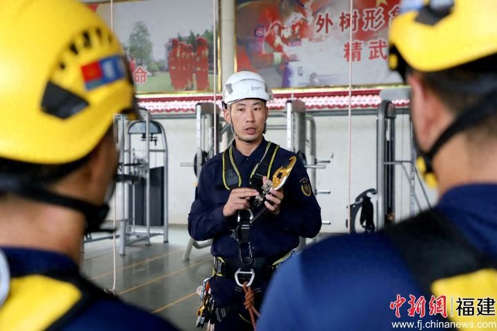 福建漳州：绳索救援技术培训正式开班