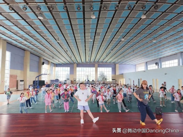 第二届全国排舞社区运动会网络比赛校园部陕西站公益培训陆续开展