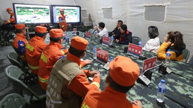 课堂搬上战场学践提升四力|云南省森林消防总队在驻训演练一线开展新闻报道骨干培训