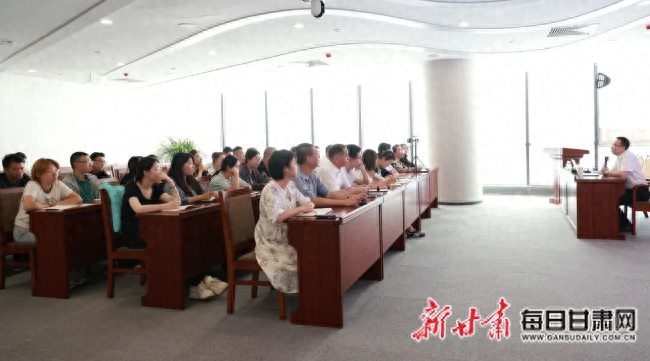 中国十七冶集团兰州奥体中心项目组织开展员工公文写作专项培训学习