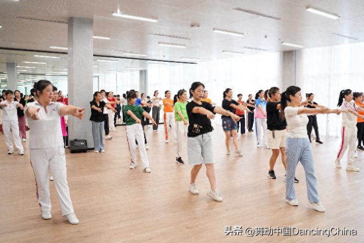 第二届全国排舞社区运动会浙江站公益培训系列活动圆满结束！