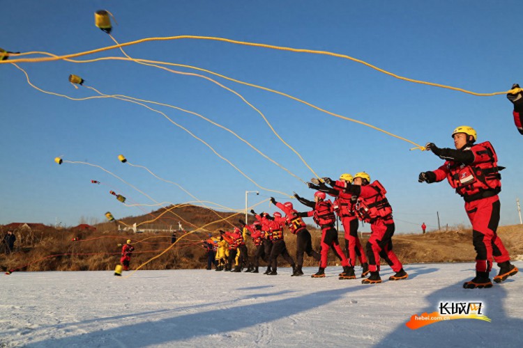 高清组图｜河北省消防救援总队举行全省冰上救援技术培训班