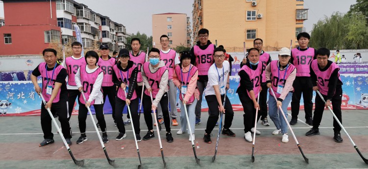 NHL在华举办陆地冰球培训逾千名中小学教师参加