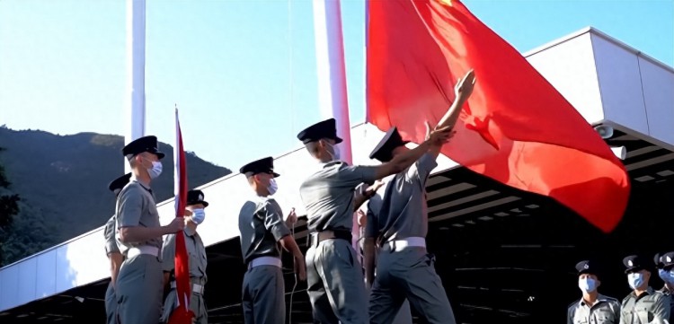 港警7月1日转用解放军队列驻港部队披露培训细节
