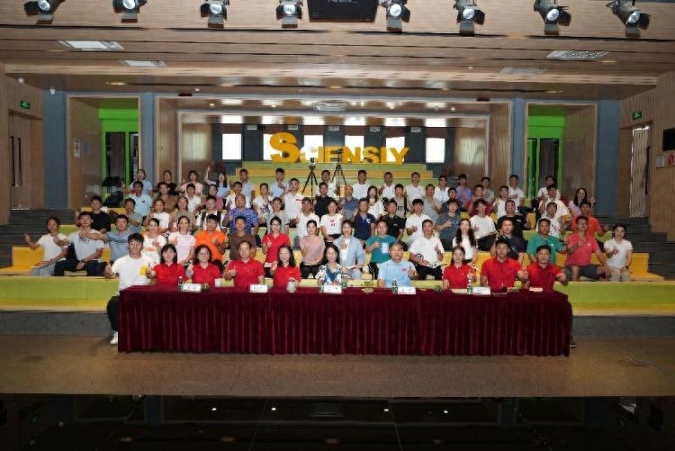 广东省2023年中小学骨干教师高级研修小学体育培训班在香山里小学举行研修交流活动