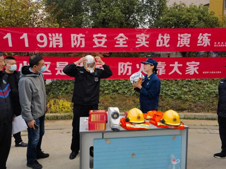 湖北襄阳：进酒店开展119宣传月消防安全培训