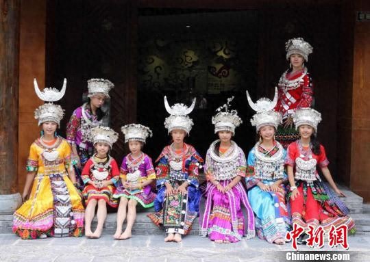 台湾百余师生来贵州学习少数民族舞蹈体验多彩贵州风