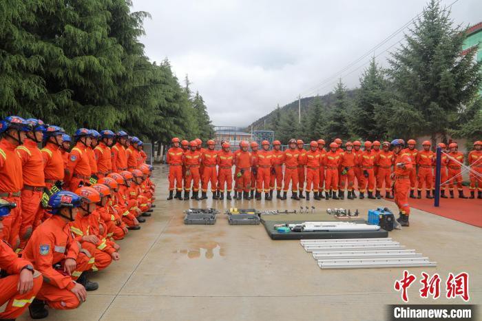 西藏森林消防顺利完成年度消防员衔级晋升培训及考核工作