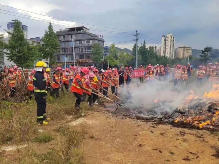 成立150天贵州消防百人讲师团开展培训1100场培训21万人