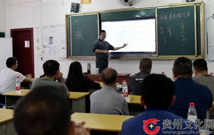 从江县2023年书法培训公益活动在县一中举办