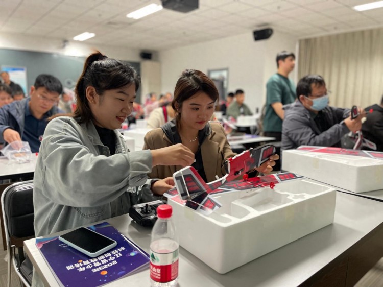 辽宁省青少年科技创新教育培训班在辽宁省科学技术馆举办