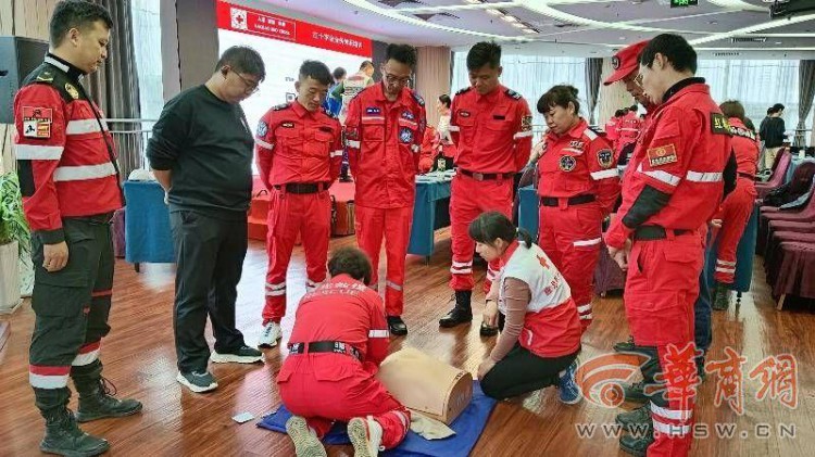 西安114名市级应急救援队员培训成为红十字急救员
